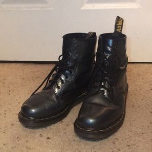 Navy Dr. Martens 8-eye vegan boots, Women’s 11